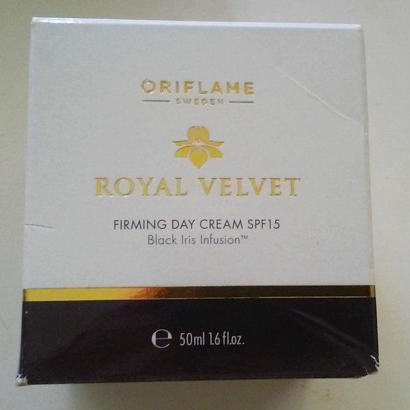 Oriflame Sweden. Royal Velvet Firming Day Cream SPF 15 - 50 ml - Picture 1 of 2
